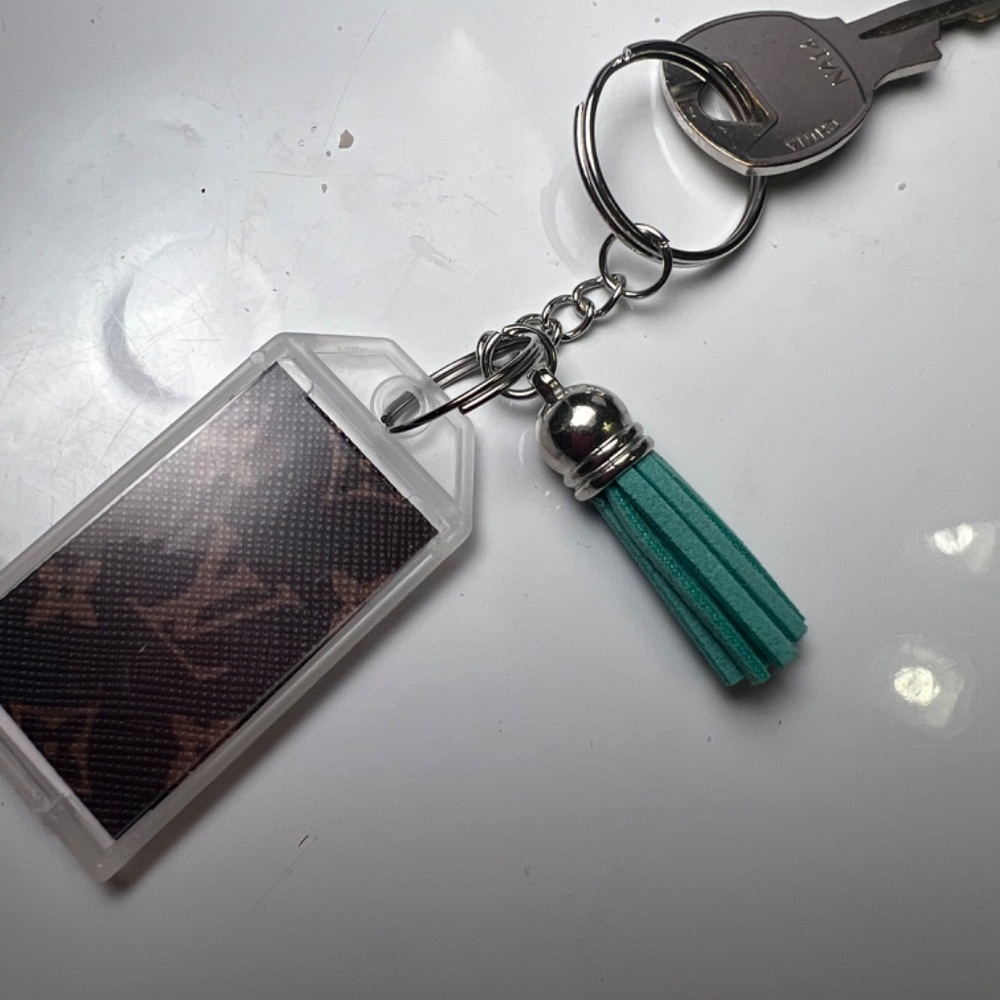 Embellished Key Chain - Picture 7 of 10